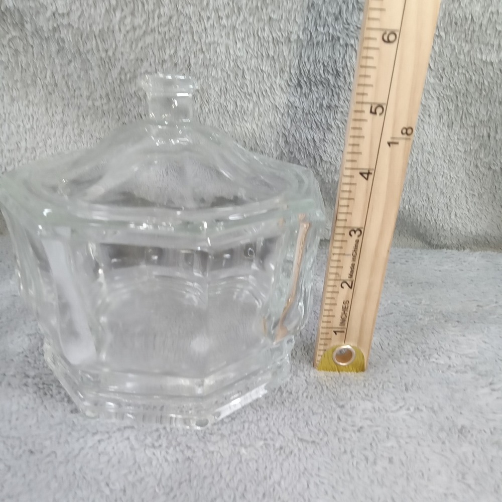 Vintage Style Octagon Clear Glass Candy Dish with Lid Faceted Trinket‎ Box 5.5in - Picture 9 of 10